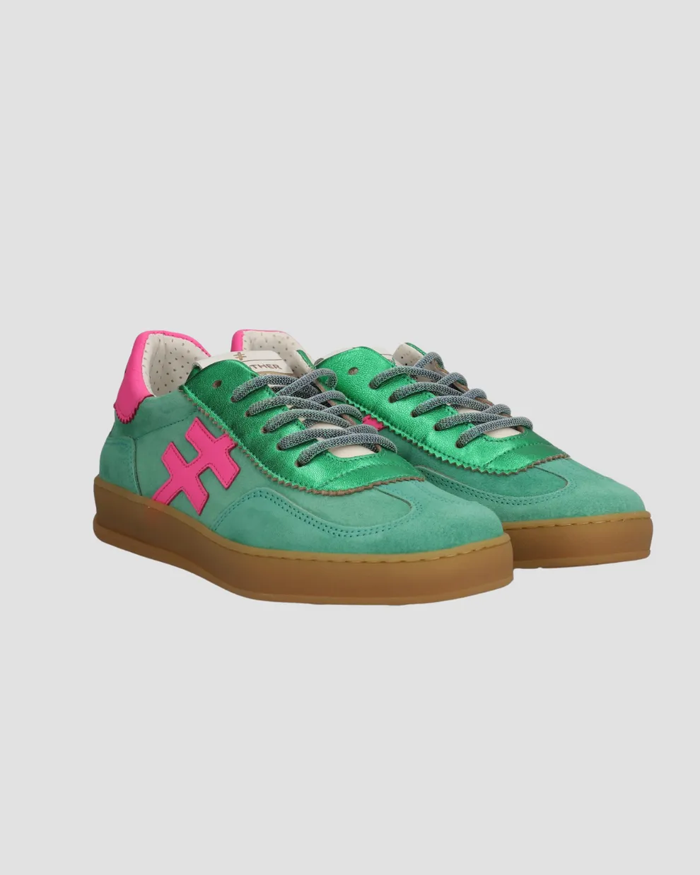 Another Trend A0321162- Trainer