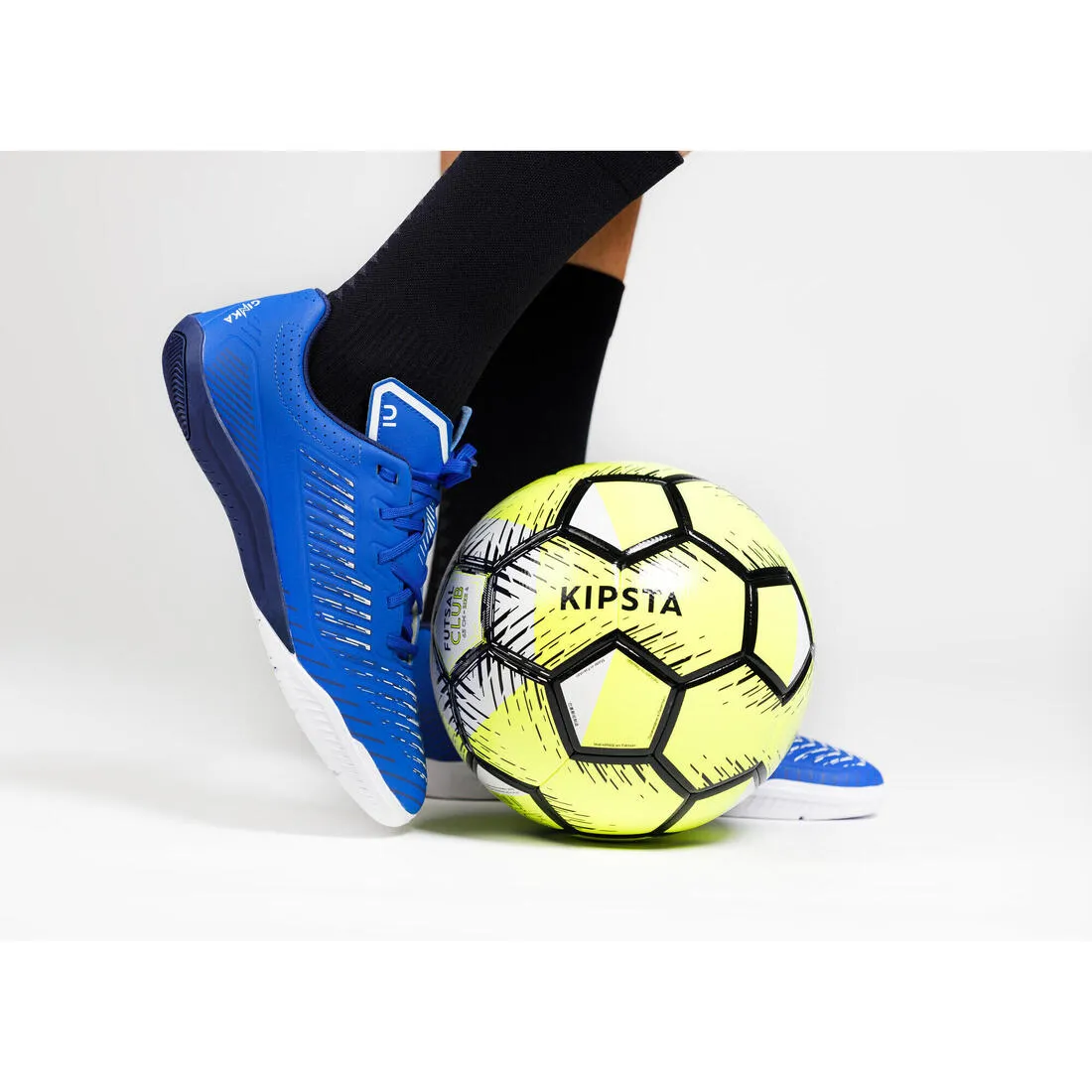 Kipsta Ginka 500 Adult Futsal Trainers - Electric Blue