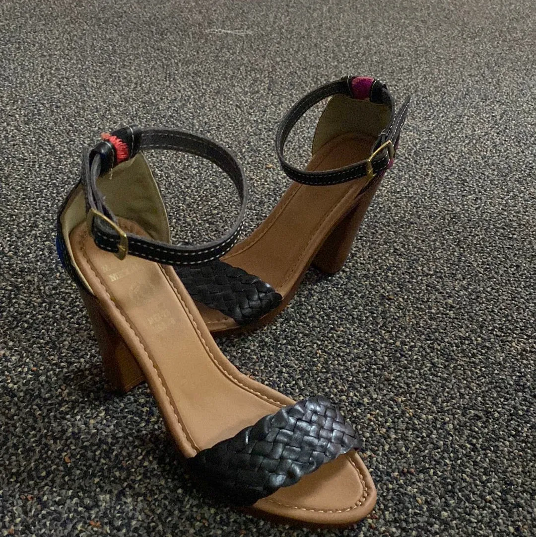 Leather Floral Embroidered Heels Black