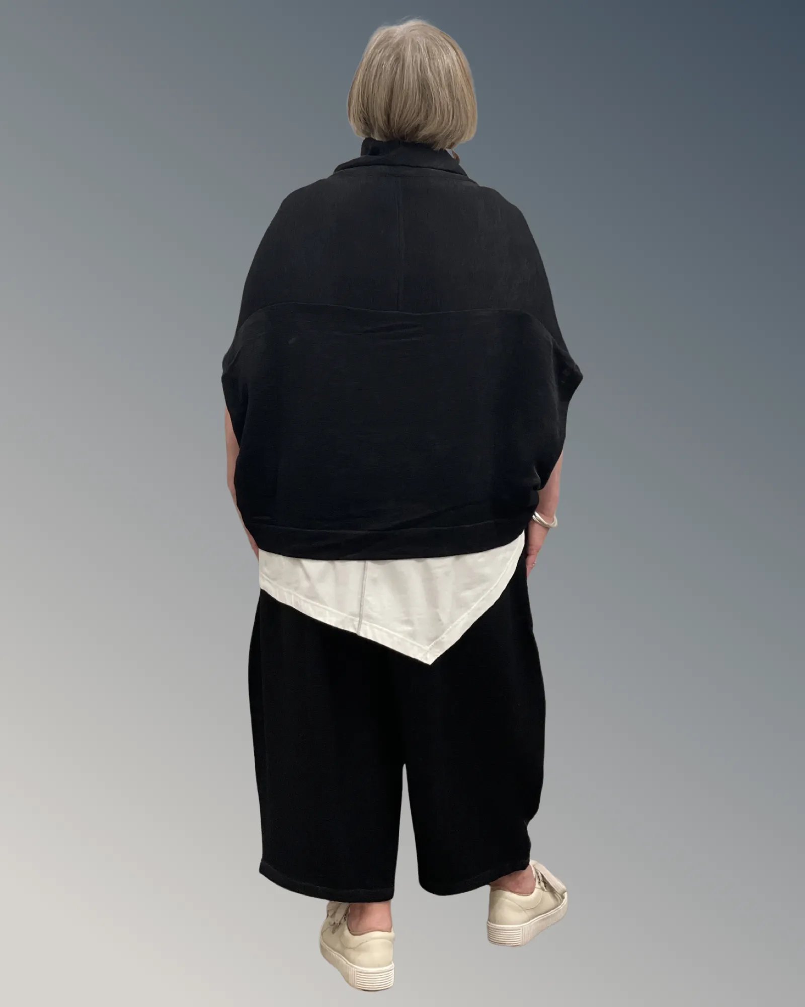 Moyuru Rayon/Nylon Mix Shrug/Vest M231613