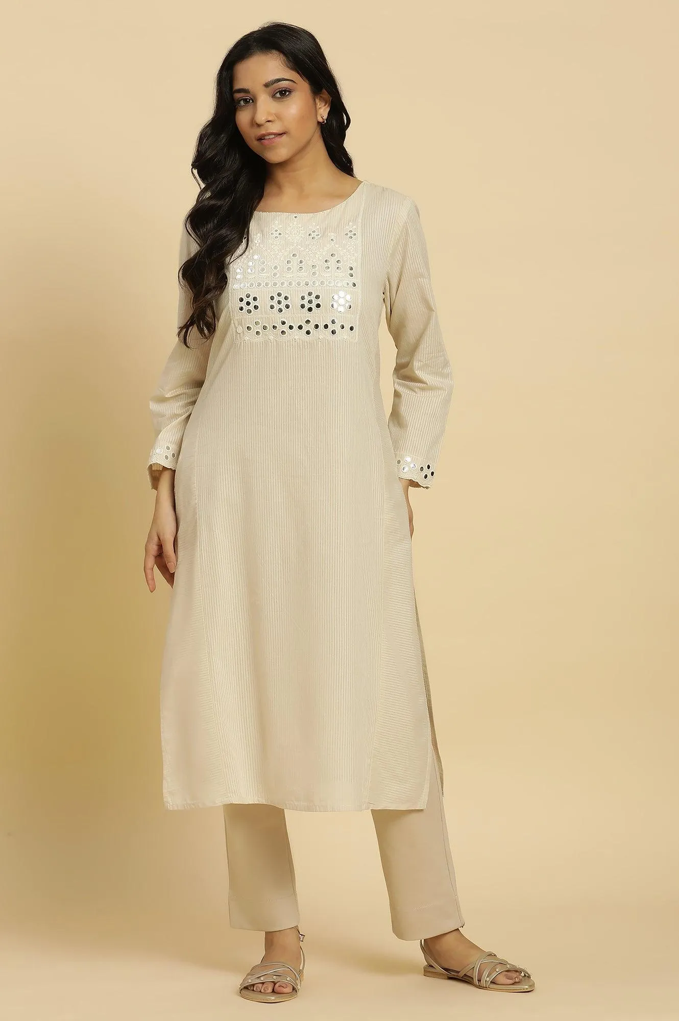 Off-White Cotton Kurta With Mirror Work