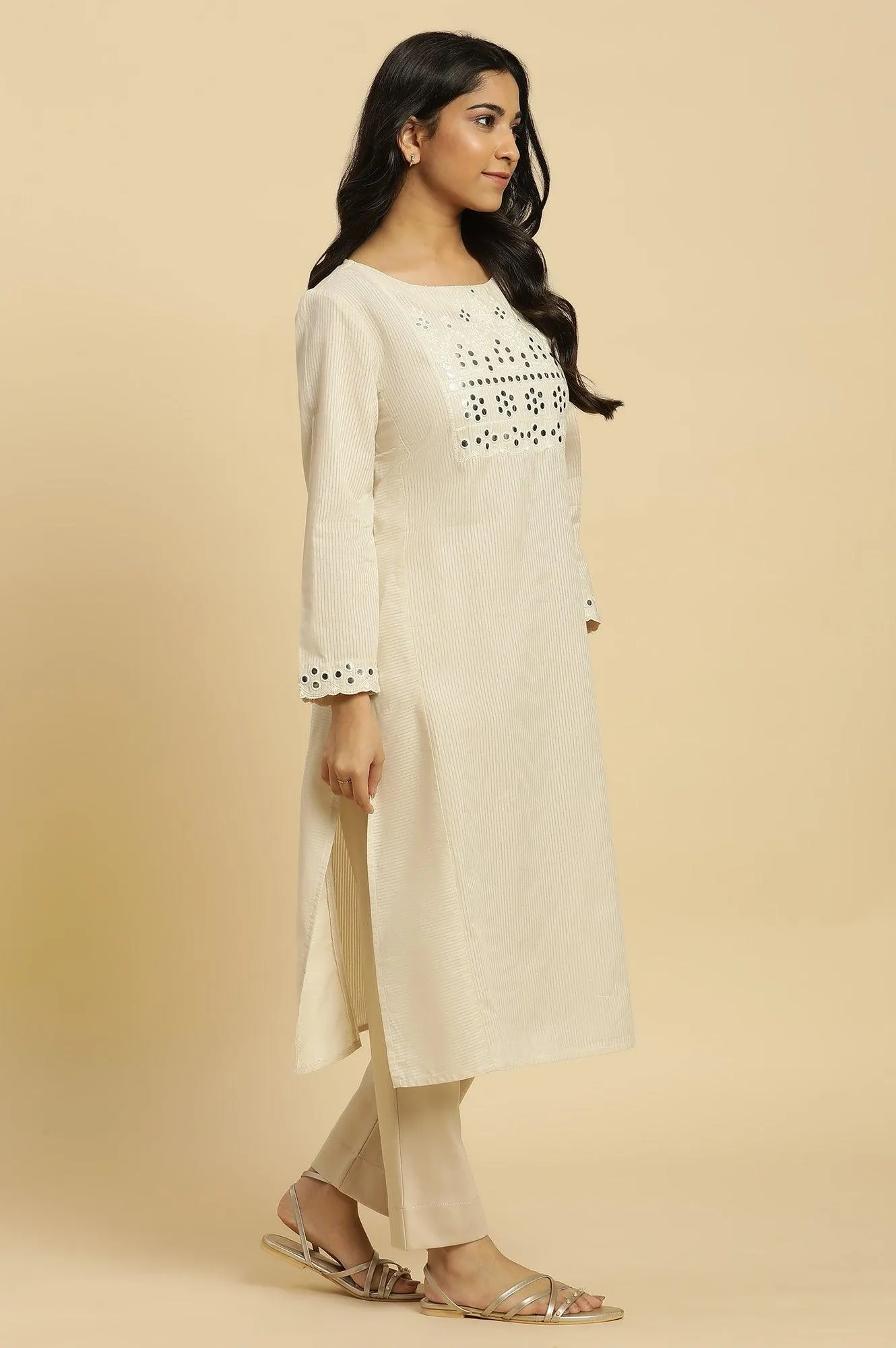Off-White Cotton Kurta With Mirror Work