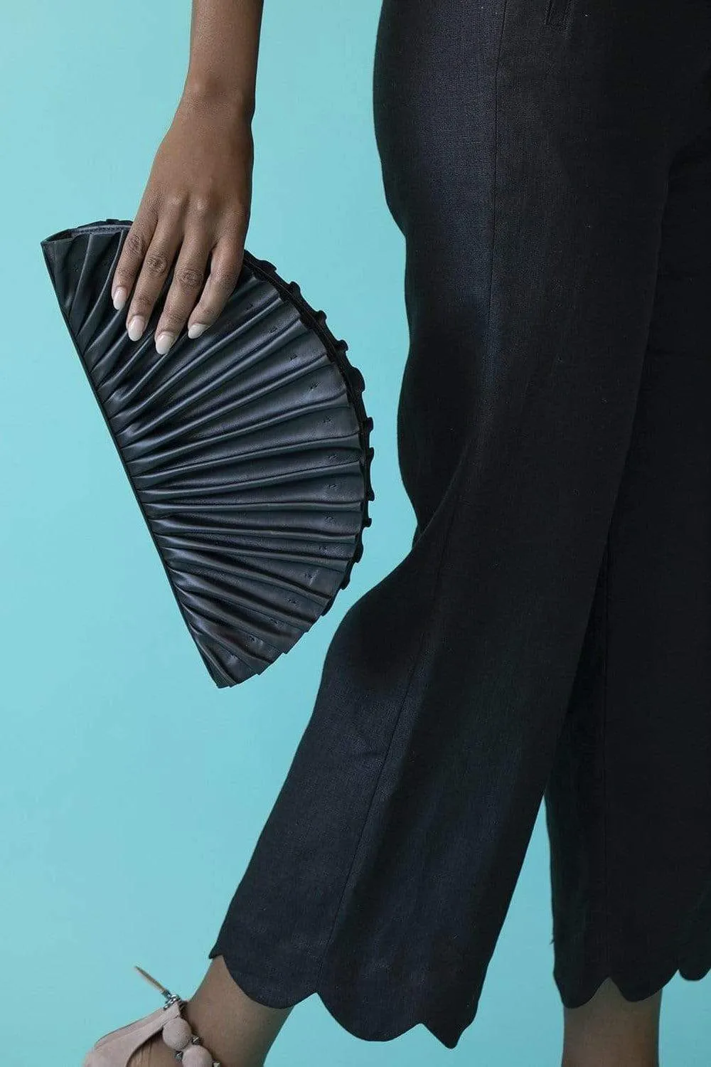 Scallop Black Linen Pant
