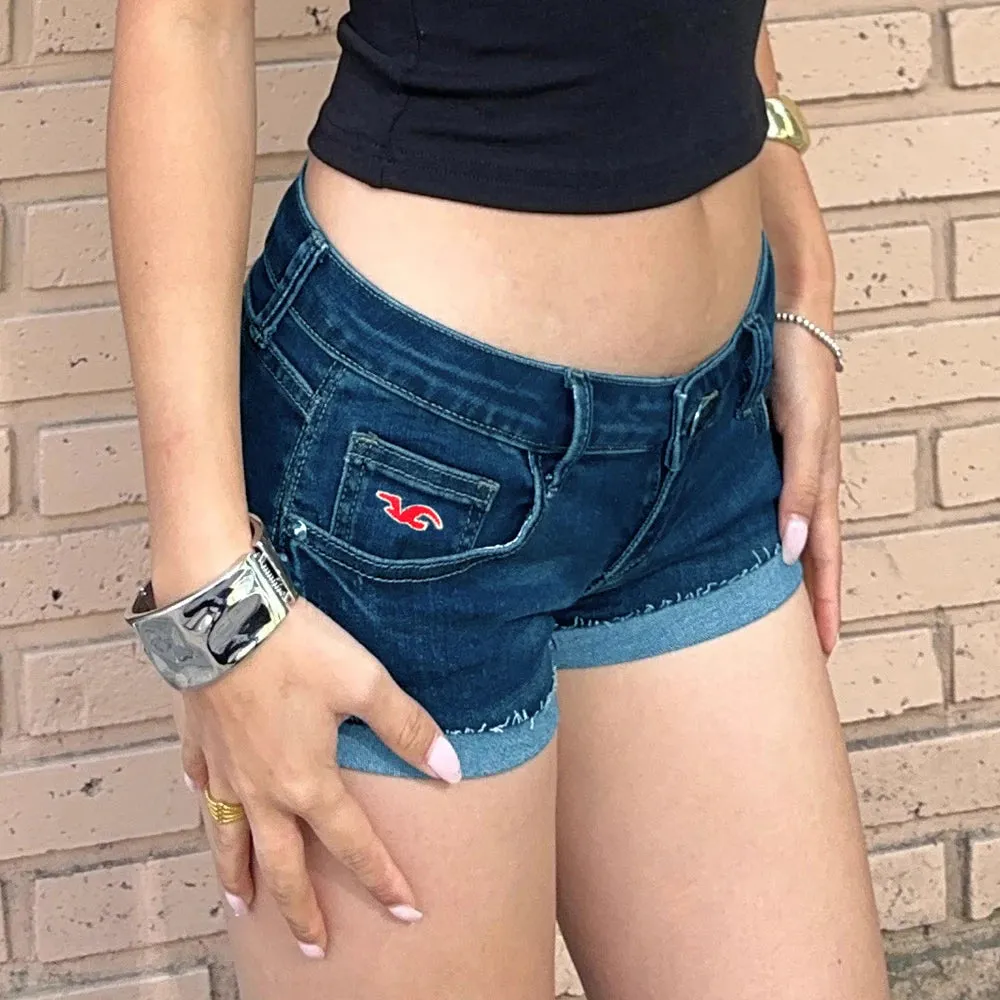 Spicy Dual-Tone Slim Shorts