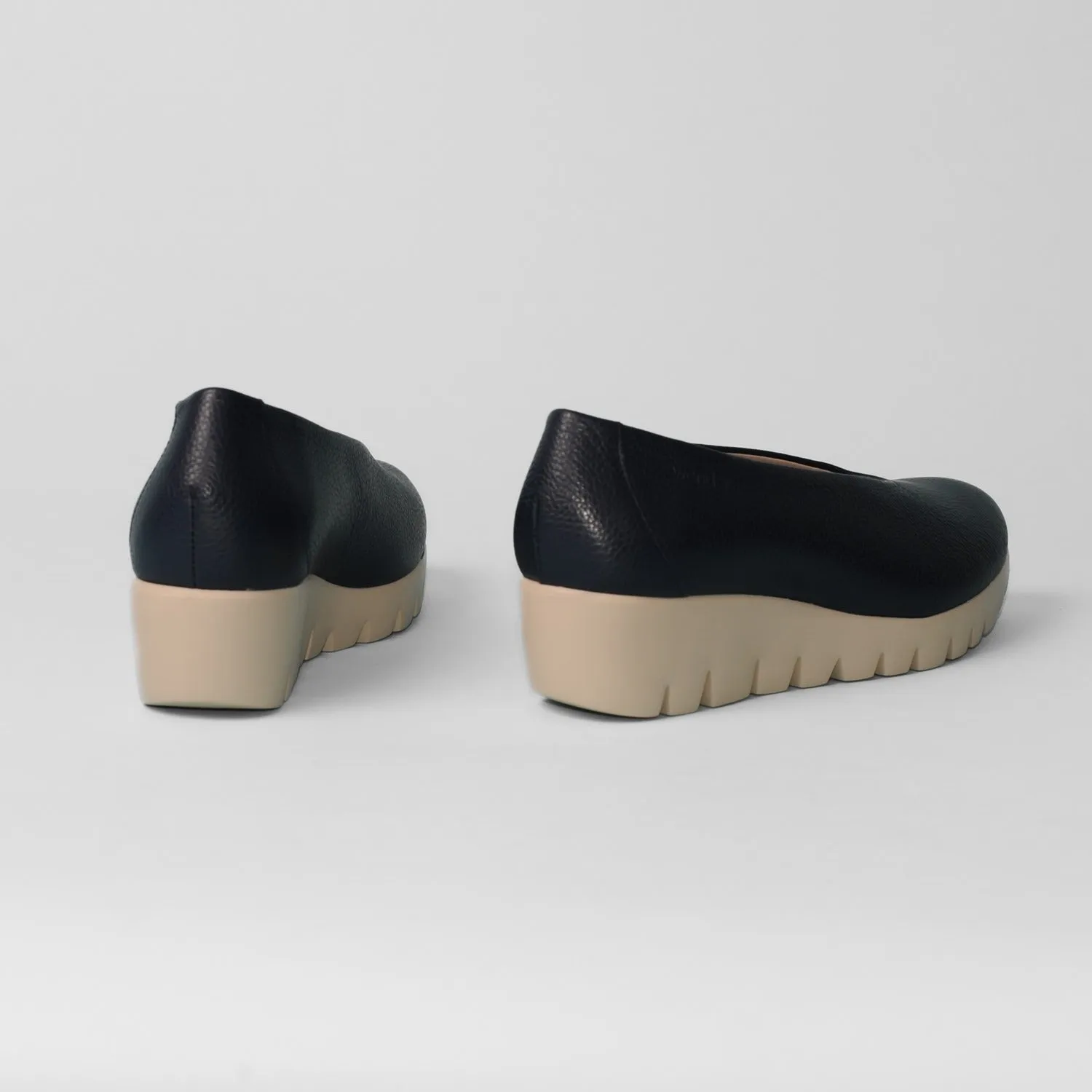 Wonders - C-33100 Navy “Fly” Wedge Shoe